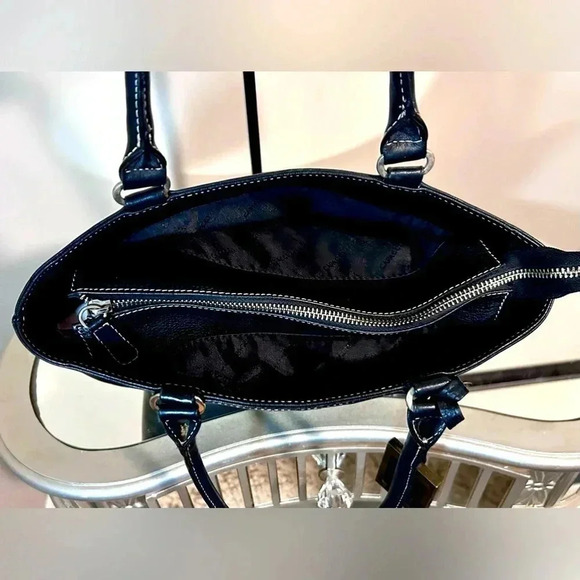 Gently Used CAPACCI Black Leather Shoulder Bag - Picture 6 of 11